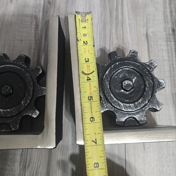 Decorative Gear Book Ends House Decor - Picture 4 of 9